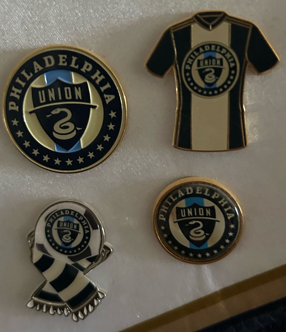 Union FC MLS LOGO PIN - Enamel pin collectible - Main Image 2