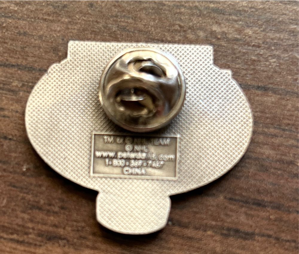 Flyers: NHL  - Pins And Badges pin collectible - Main Image 2