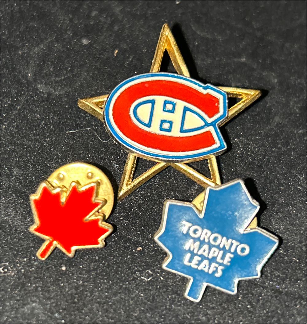 Flyers: NHL Hall Of Fame - Pins And Badges pin collectible - Main Image 2