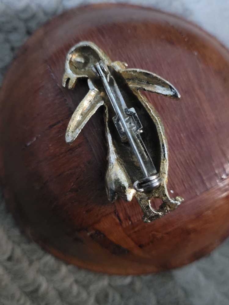 Peniguine   pin collectible - Main Image 2