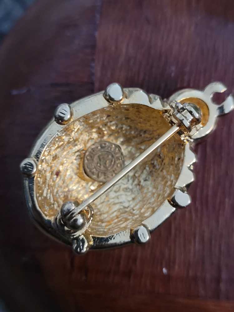 Bug  pin collectible - Main Image 2