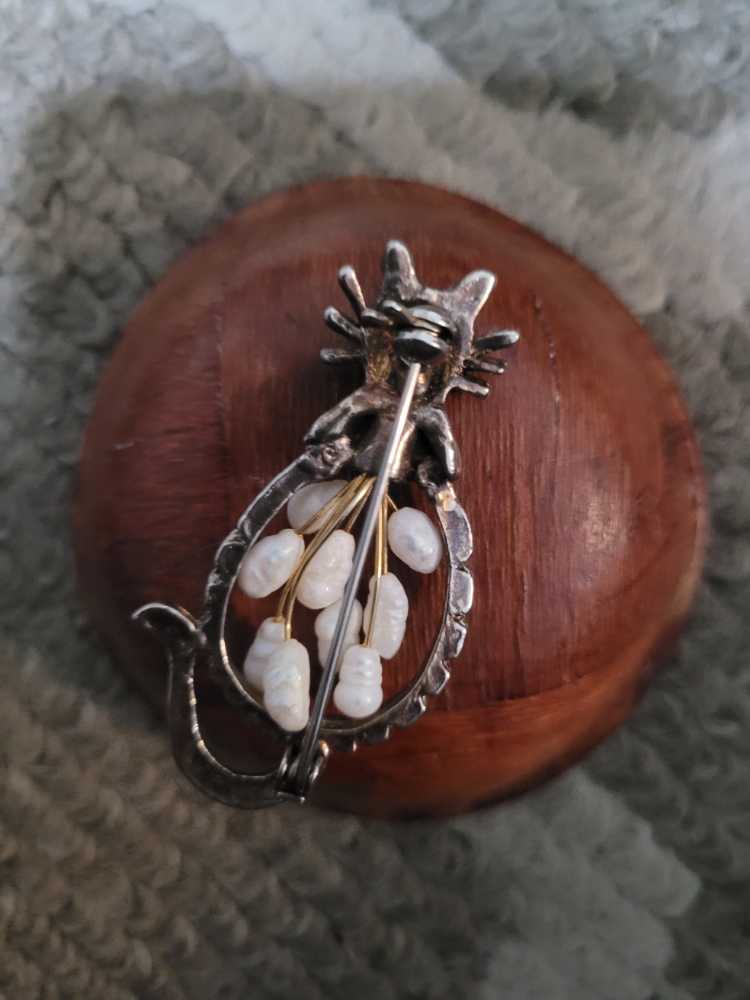 Cat Pearl  pin collectible - Main Image 2
