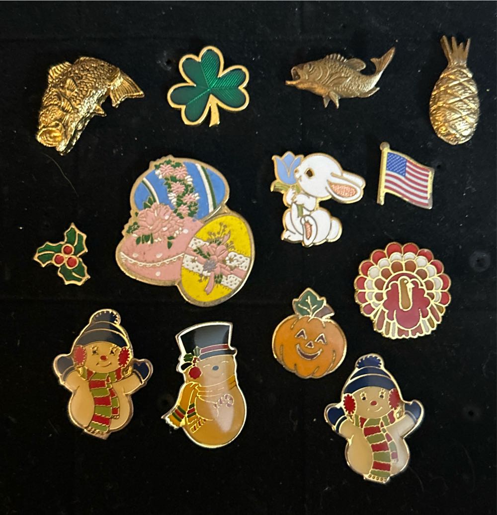 Seasons & Celibrations  pin collectible - Main Image 3