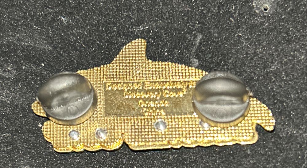 Discovery Cove With Dolphins - Pins And Badges pin collectible - Main Image 2