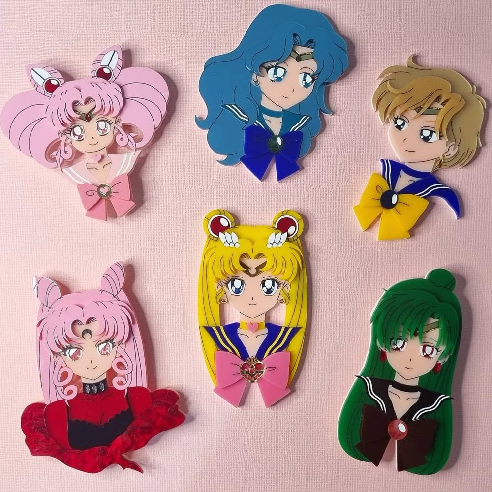 The Dark Haired Maiden - Super Sailor Moon - Brooch pin collectible - Main Image 3