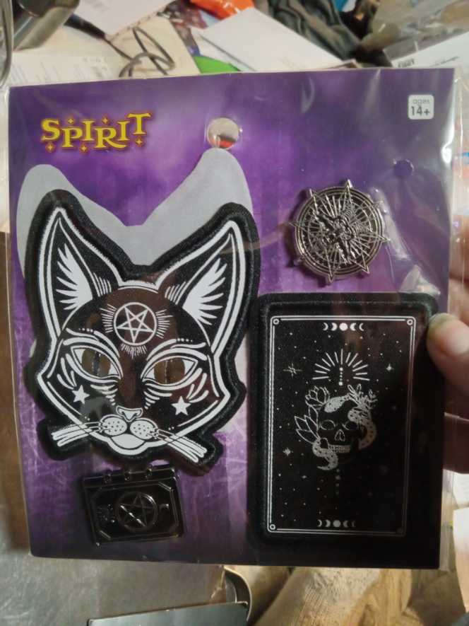 Spirt Halloween   pin collectible - Main Image 4