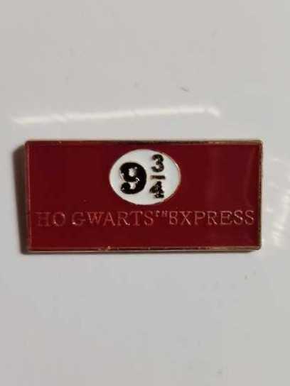 Star Trek: Voyager Badge And Pin Set