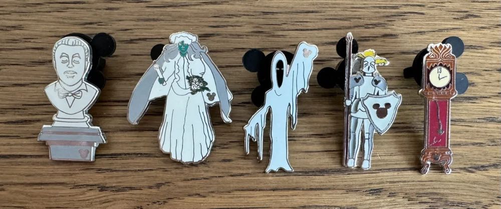 Haunted Mansion Mystery Set Knight  pin collectible - Main Image 2