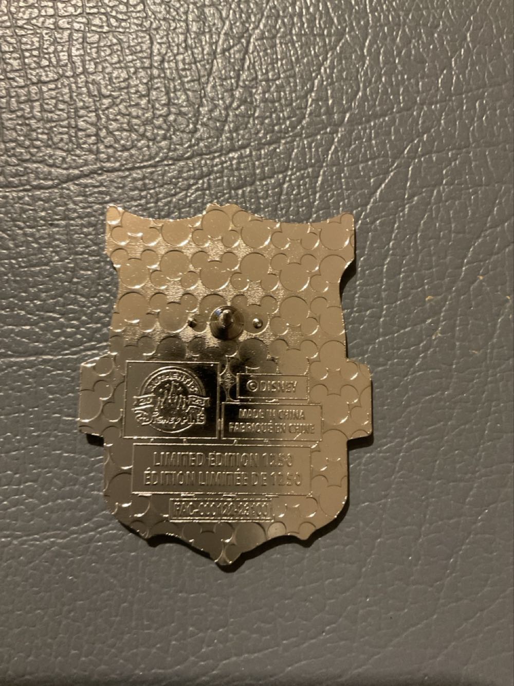 Magical Medallions - Arendalle - Ltd Edtion 1250  pin collectible - Main Image 2