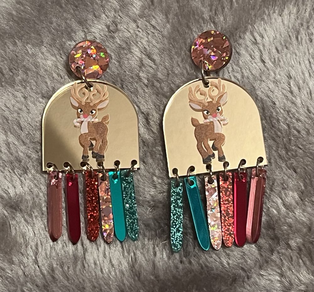 Dented Diva - Diva the Reindeer Earrings - Earrings pin collectible - Main Image 2