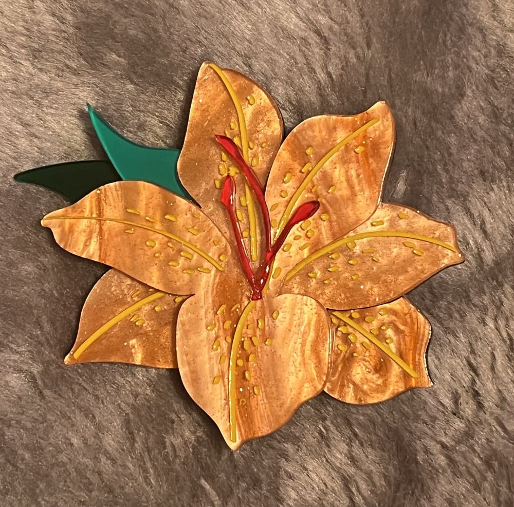 Erstwilder - Frilly Lily Frond - Brooch pin collectible - Main Image 2