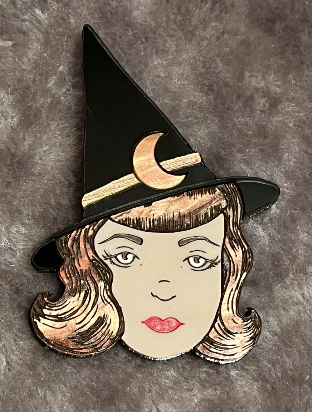 Kirbee Lawler - Brunette Witch - Brooch pin collectible - Main Image 2