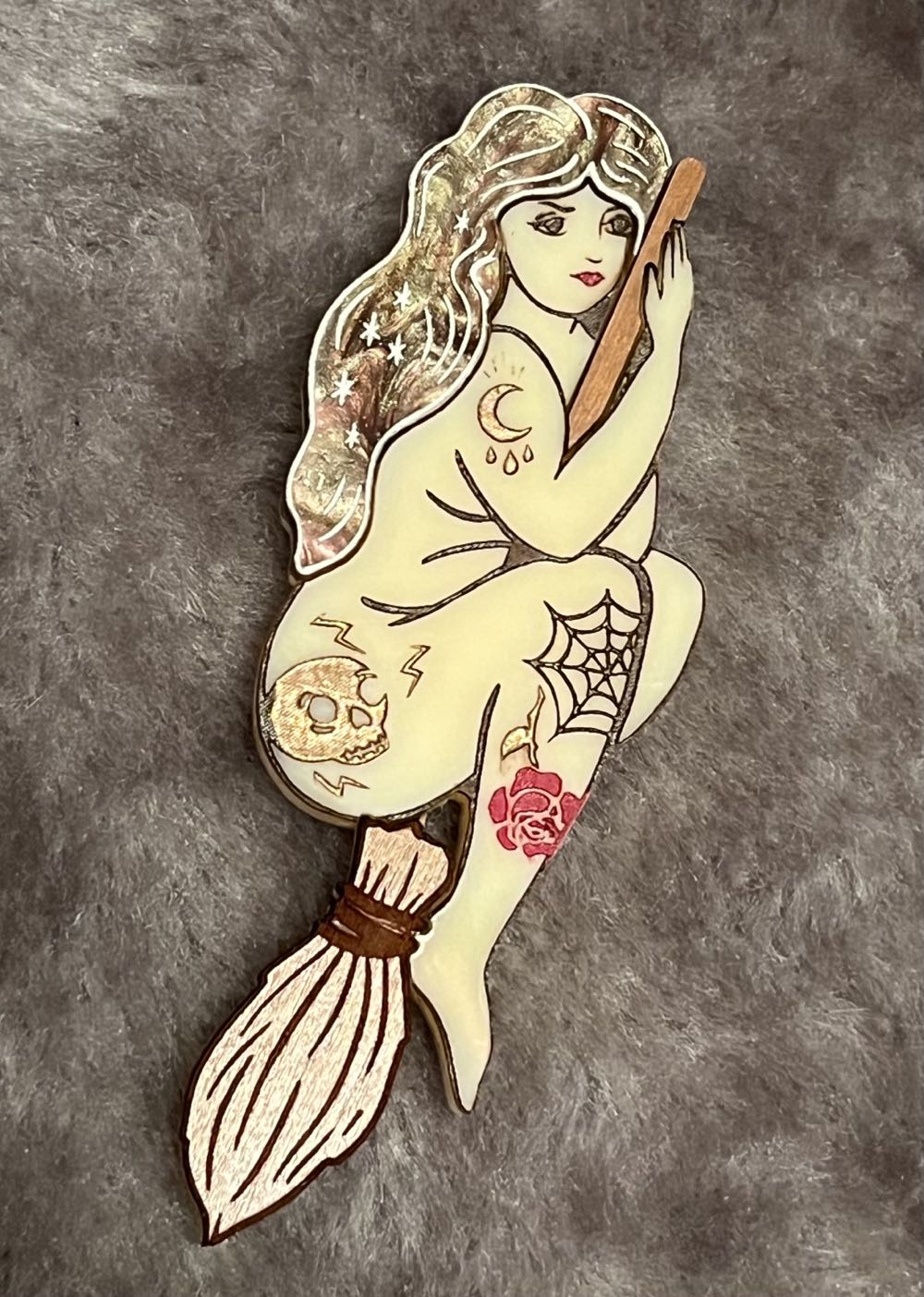 Kirbee Lawler - Broomstick Witch (brunette) - Brooch pin collectible - Main Image 2