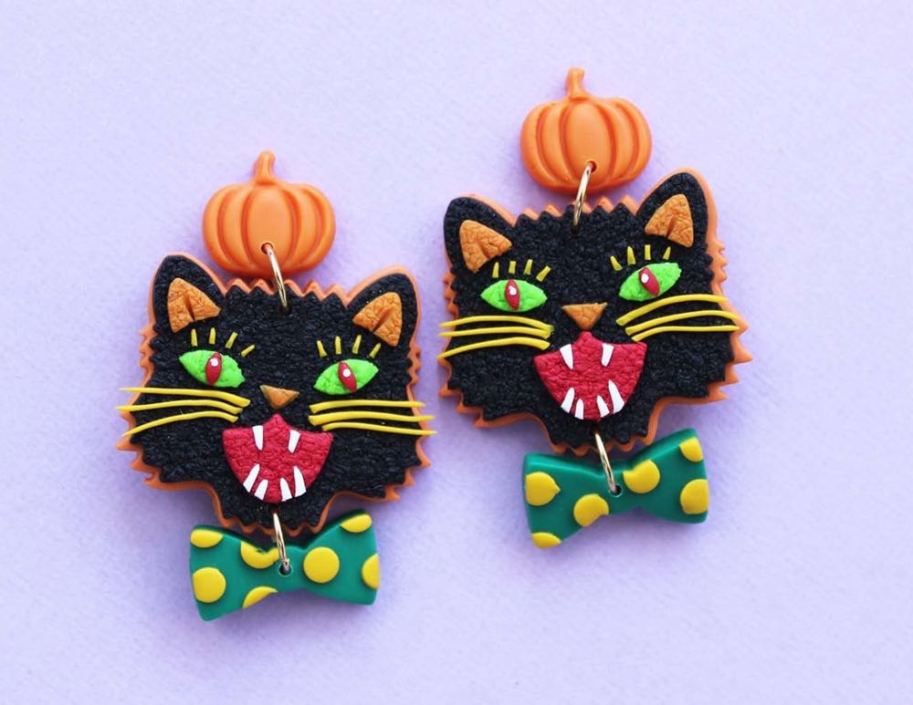 Hello Kitty Spaceship Rainbow Button