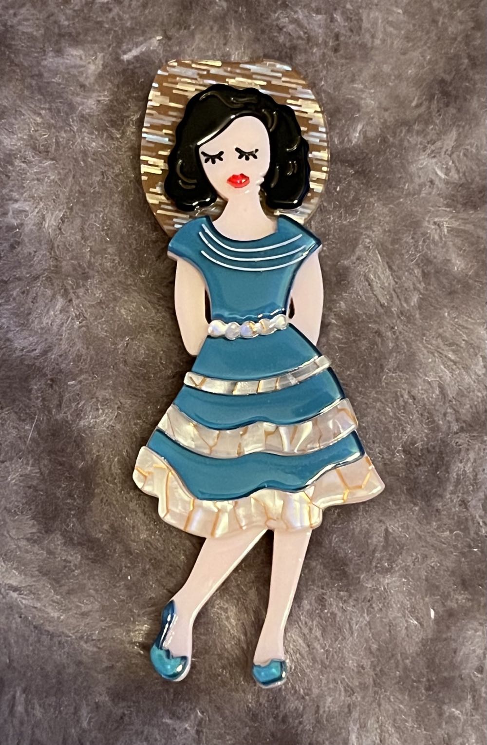 Erstwilder - Rockabilly Queen - Brooch pin collectible - Main Image 2