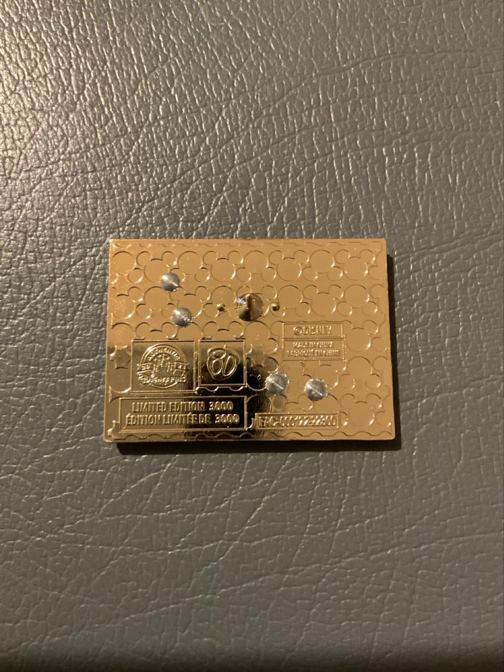 Chip & Dale - 80th Anniversary - Character Plaque - Ltd Edition 3000  pin collectible - Main Image 2