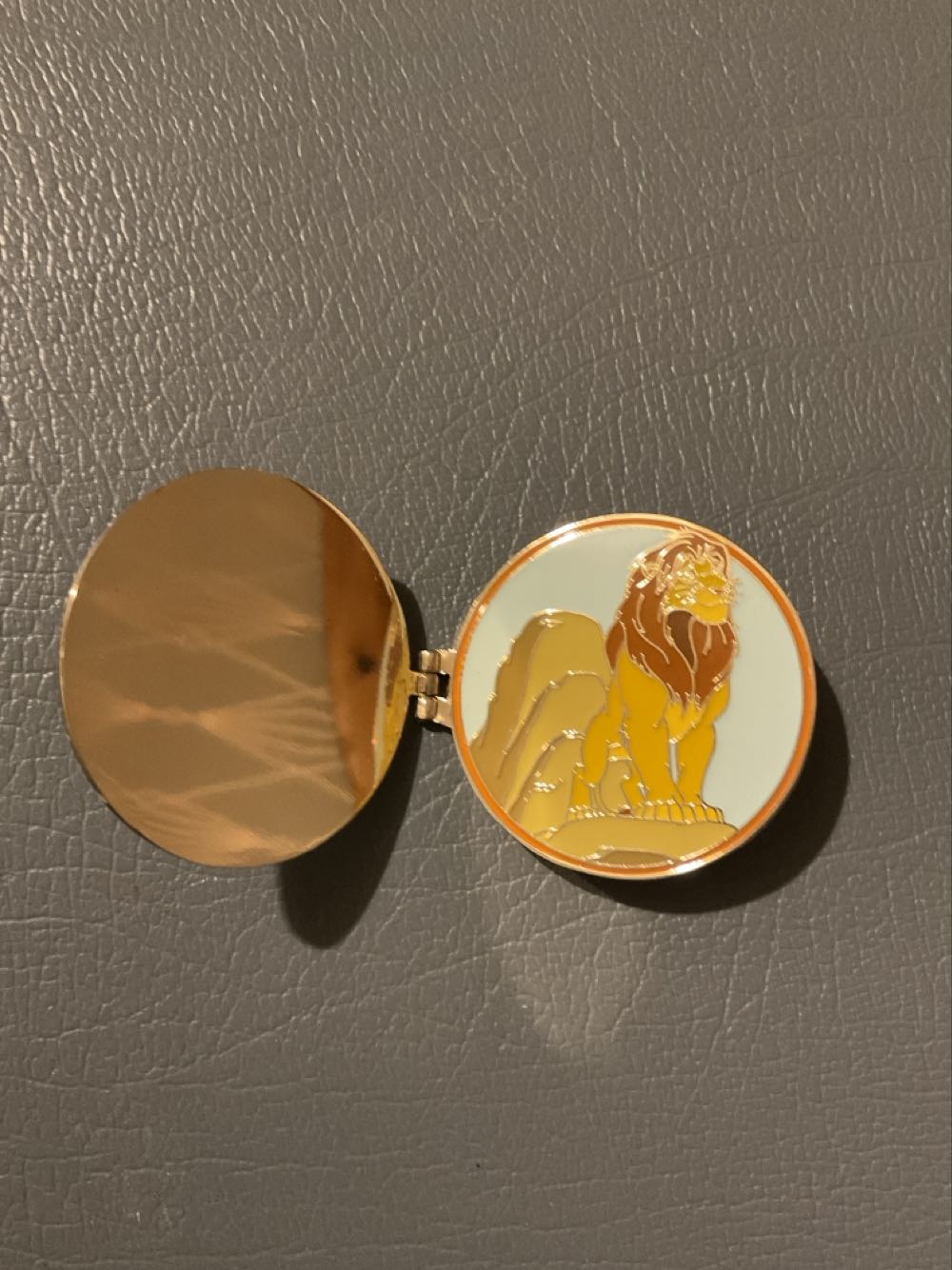 Characters On Parade - Lion King - Ltd Edition 2750  pin collectible - Main Image 2