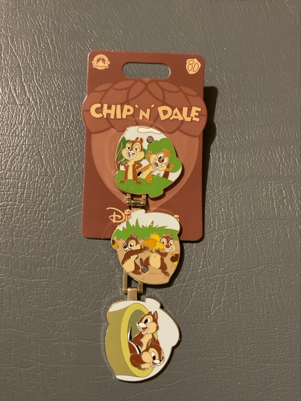 Chip & Dale - Folded Acorn - Ltd Release  pin collectible - Main Image 2