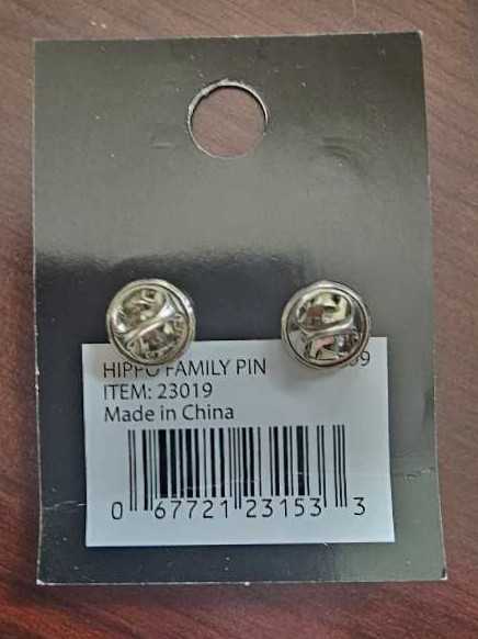 Hippo Family  pin collectible [Barcode 067721231533] - Main Image 2