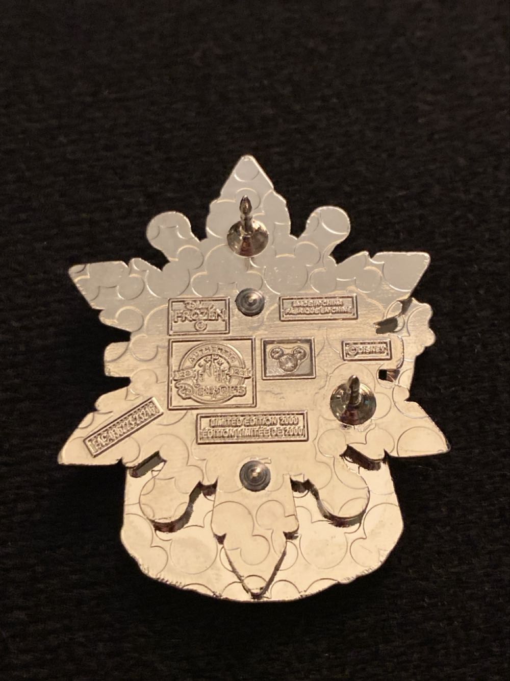 Frozen 10 Anniversary LE - Limited Edition 2000 pin collectible - Main Image 2