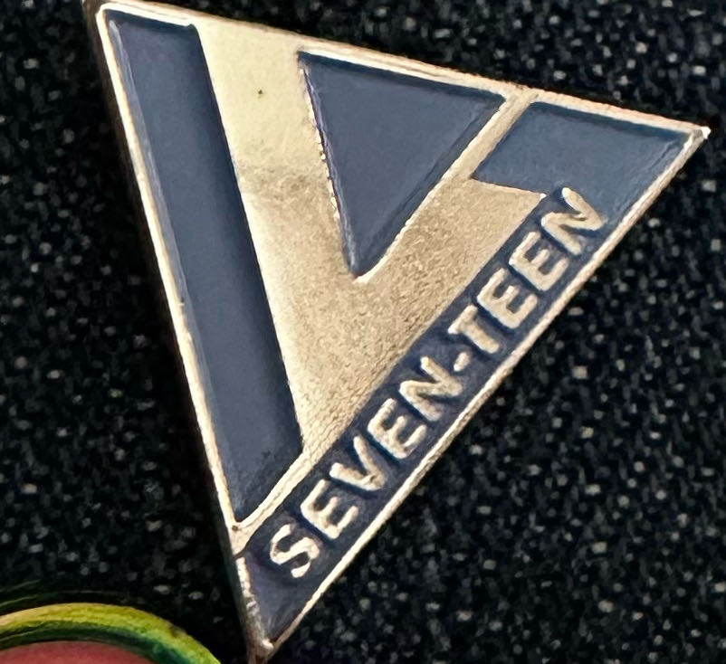 Stitch (Scrump T-Shirt, Hot Topic) - FigPin 422