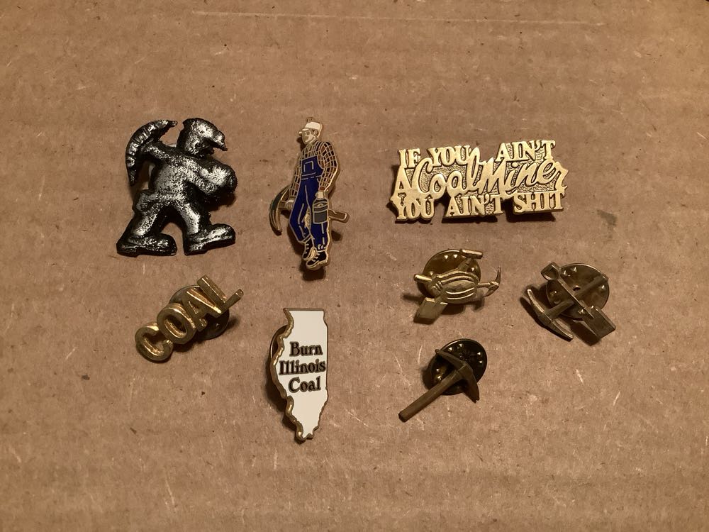 2002 - State Character Pins - Kansas - Piglet
