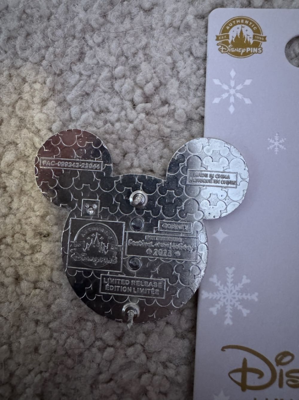 2023 EPCOT International Festival Of The Holidays - Limited Edition pin collectible [Barcode 400960118157] - Main Image 2