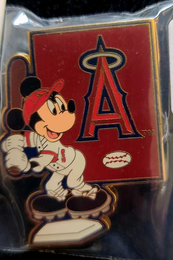 New Disney Parks Christmas Holiday Stitch Laughing All The Way