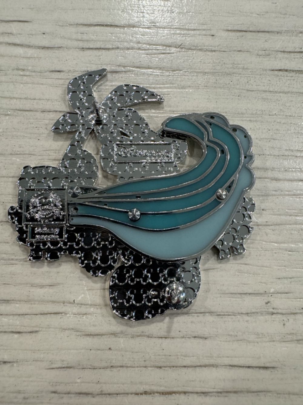 DLP Minnie Small World Paris Attraction  pin collectible [Barcode 2078010230586] - Main Image 3