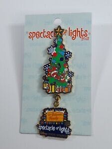 Mickey And Minnie Driving A Car Waving