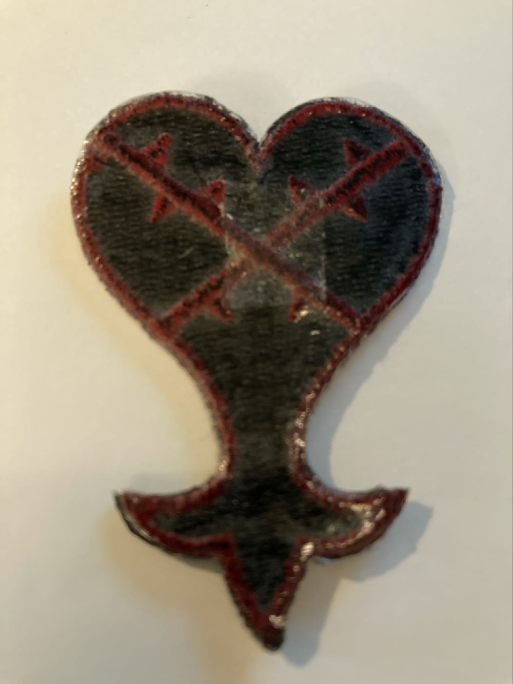 Heartless Symbol  pin collectible - Main Image 2