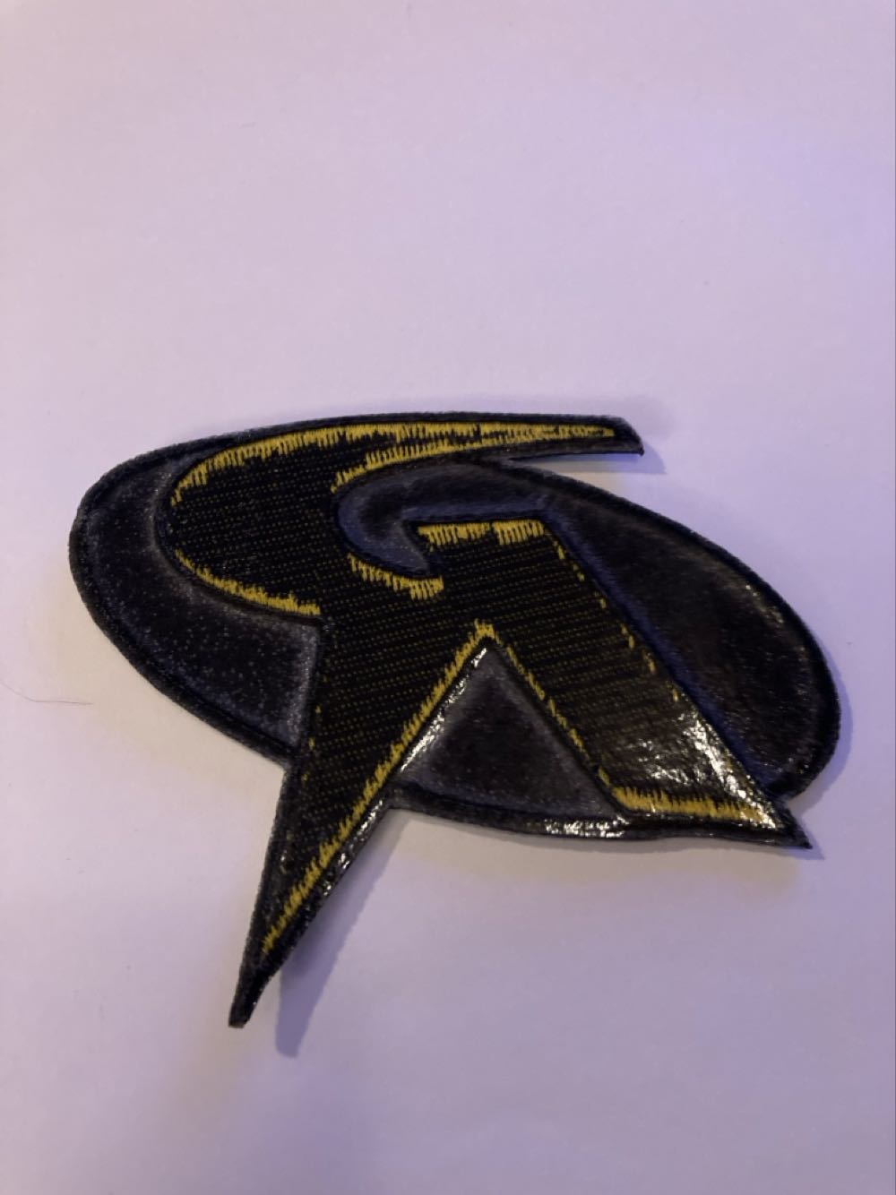 Robin Badge  pin collectible - Main Image 2