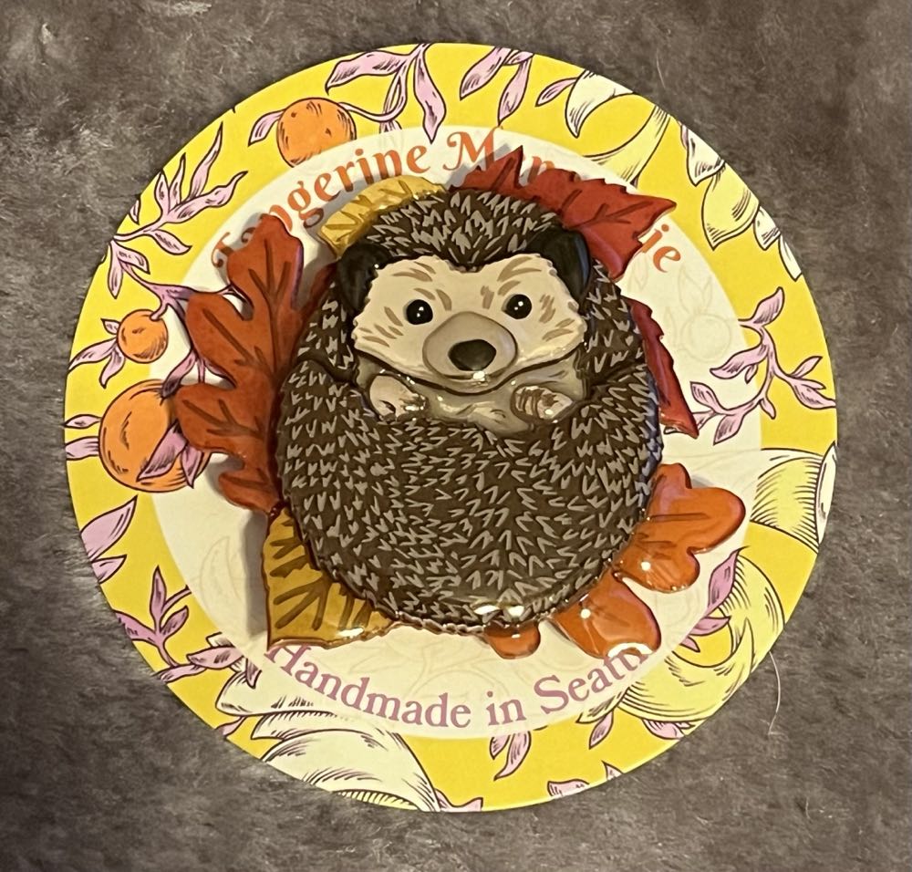 Tangerine Menagerie - Hedgehog - Brooch pin collectible - Main Image 2