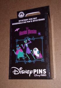 2005 - Cast Lanyard Collection III - Animal Kingdom Parking Signs - Butterfly