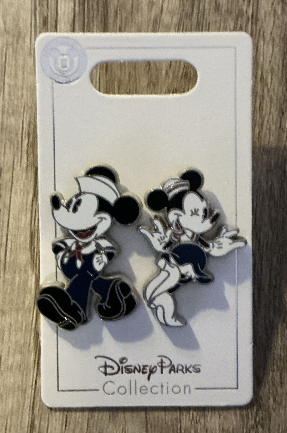 Disney Cruise Line Sailor Mickey & Minnie Set 2 Set Usa Import Data Of Under Hts Code  pin collectible [Barcode 400008670883] - Main Image 3