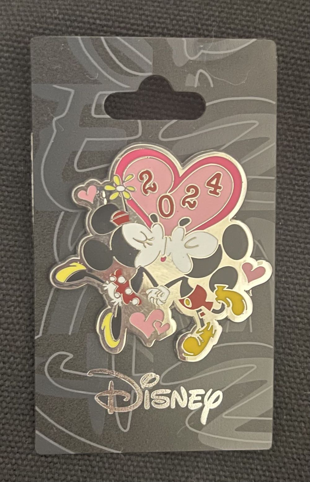 2024 Mickey & Minnie Kissing  pin collectible - Main Image 2
