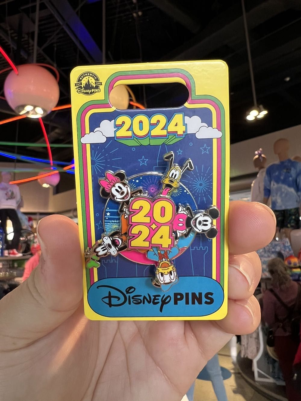 2024 Disney Parks Mickey And Friends Spinner - Open Edition pin collectible [Barcode 400960367630] - Main Image 2