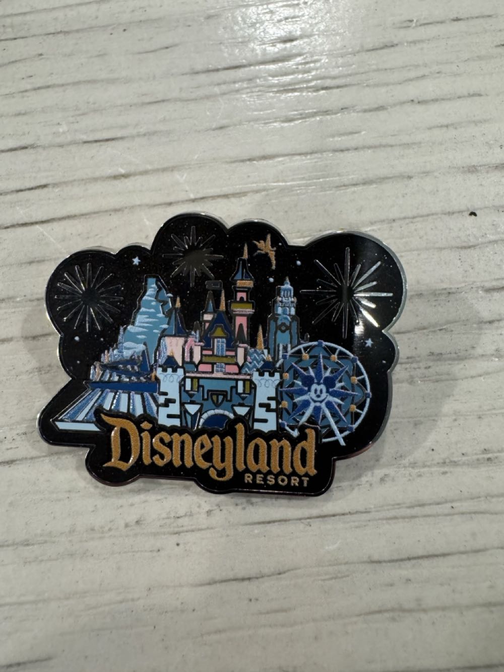 Disneyland Resort - Resorts And Locations pin collectible [Barcode 400966819478] - Main Image 2