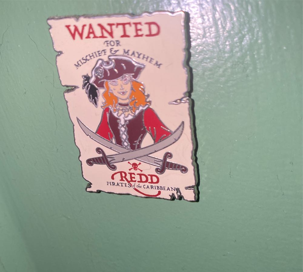 3 Gringing Ghosts Antiques