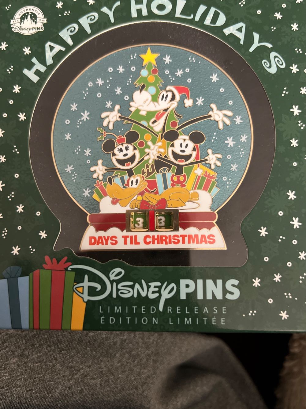 Mickey Minnie Pluto And Goofy Days Til Christmas  pin collectible [Barcode 400960167872] - Main Image 2