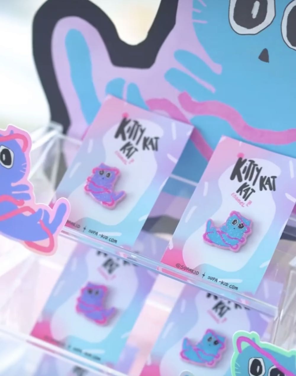 Kitty Kat Kat  pin collectible - Main Image 4