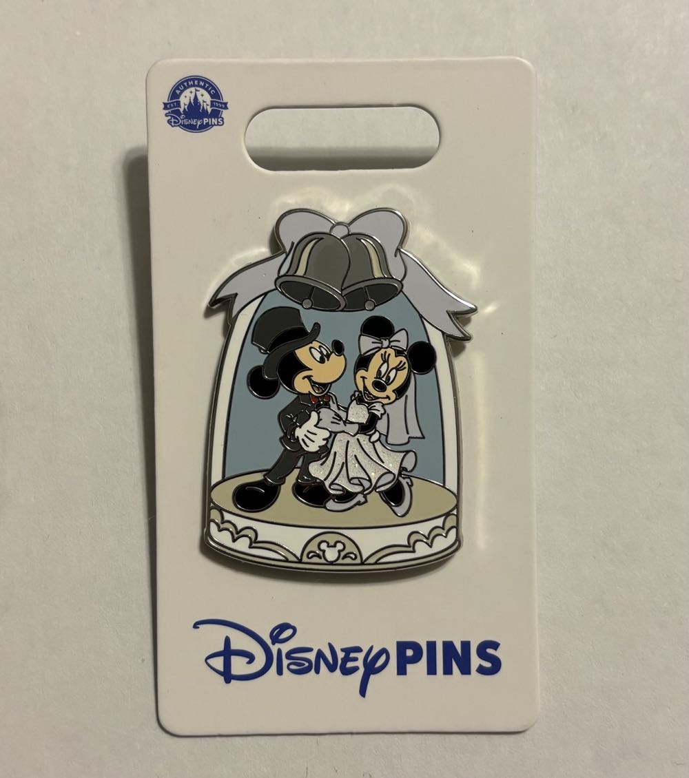 Pokémon Sun & Moon Pokédex & Postgame Adventure Guide (Collectors Edition)