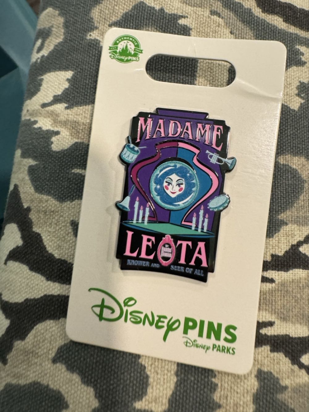 Haunted Mansion Madame Leota 2024 - Open Edition pin collectible [Barcode 400958868149] - Main Image 2
