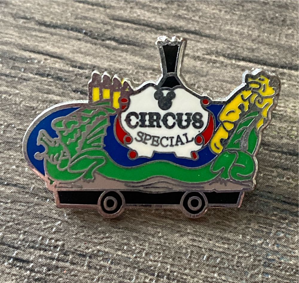 Fantasmic Sparkles Mickey And Dragon