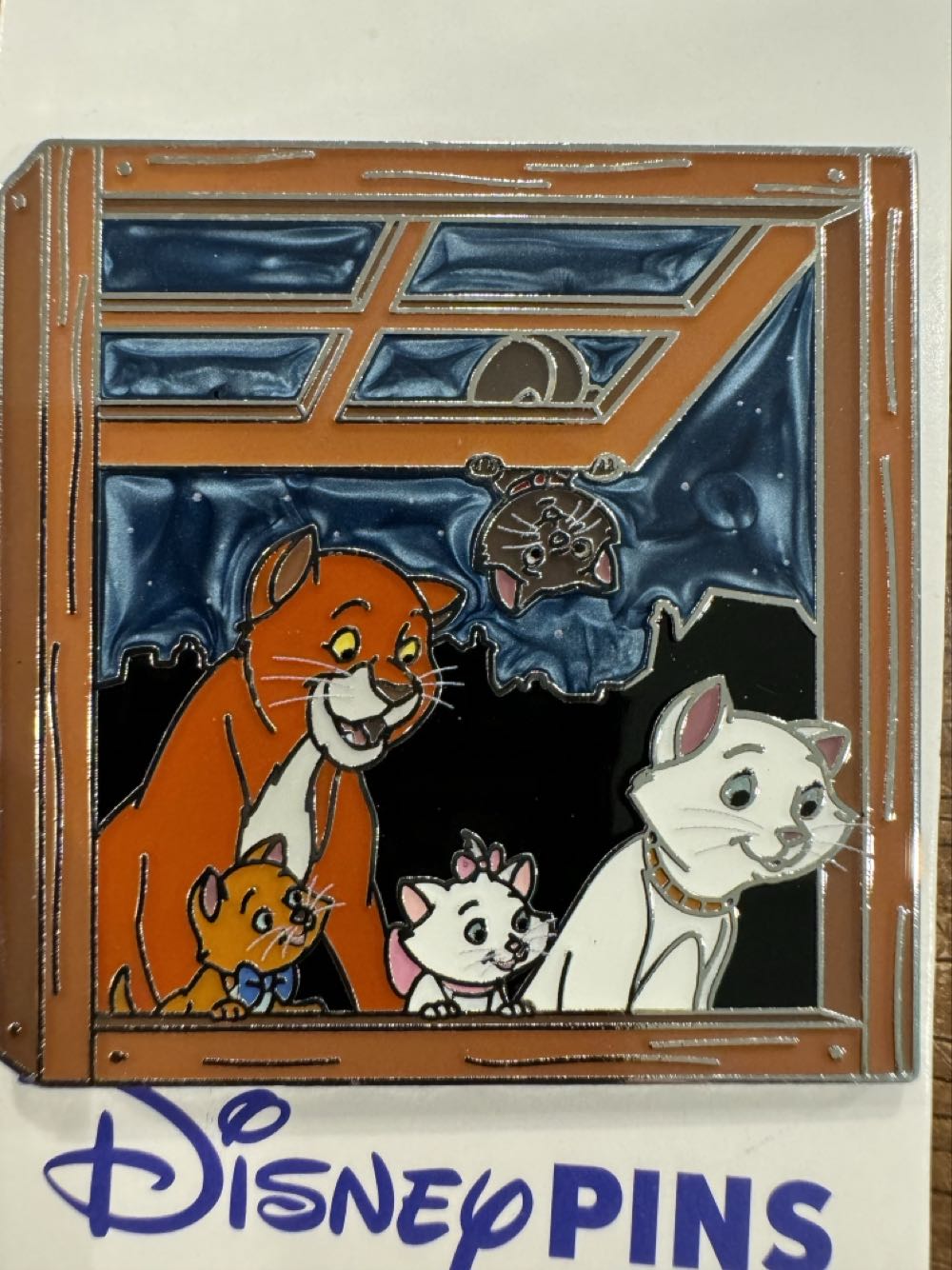 Aristocats - Thomas, Duchess, Marie, Berlioz, Toulouse - Open Window  pin collectible [Barcode 400959019571] - Main Image 3