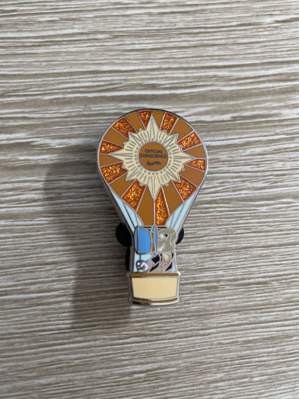 Universal Studios E.t. ”the Extra Terrestrial” Pin New With Card