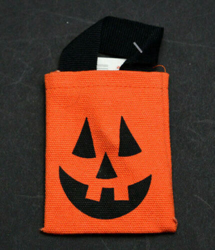 WDW - Trick or Treat 2005 - Minnie Mouse - Limited Edition pin collectible - Main Image 3