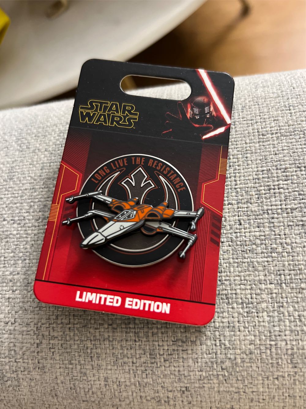 Star Wars X Wing  pin collectible [Barcode 400912614386] - Main Image 2