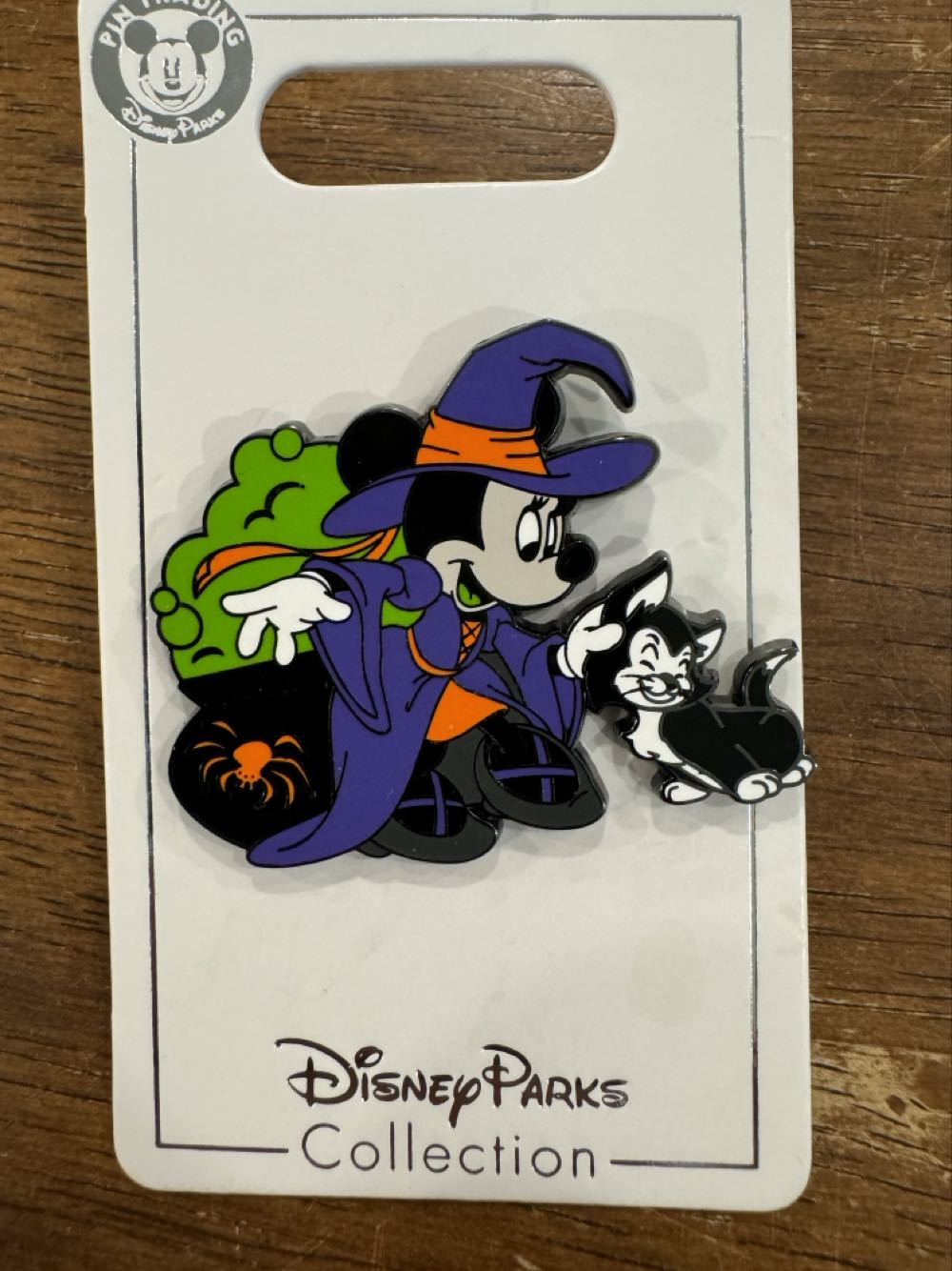 Halloween Minnie Mouse and Figaro - Holidays and Events pin collectible [Barcode 400021279803] - Main Image 2