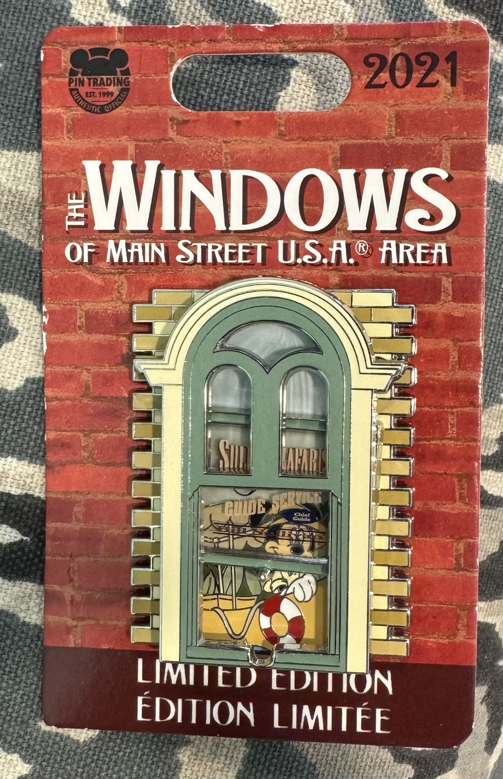 Windows Of Main Street Usa . Sully’s Safari - Mickey Mouse - Collectible pin collectible [Barcode 400942214716] - Main Image 2